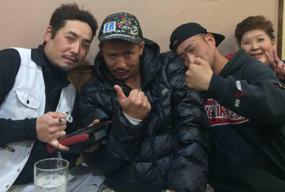 【速報】逃走の小林誠受刑者 都内で身柄確報 	YouTube動画>1本 ->画像>16枚 